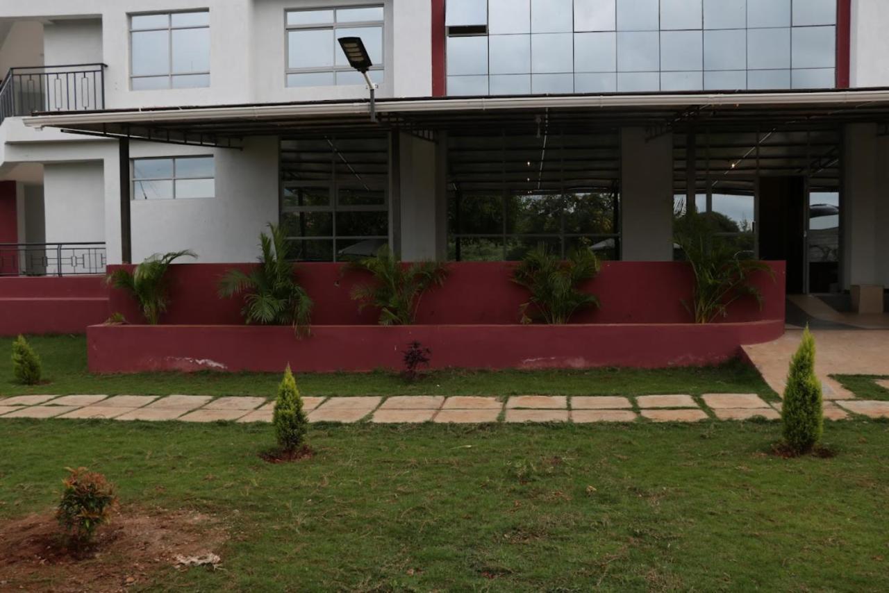Paraiso Gardens Hotel Wote Ngoại thất bức ảnh